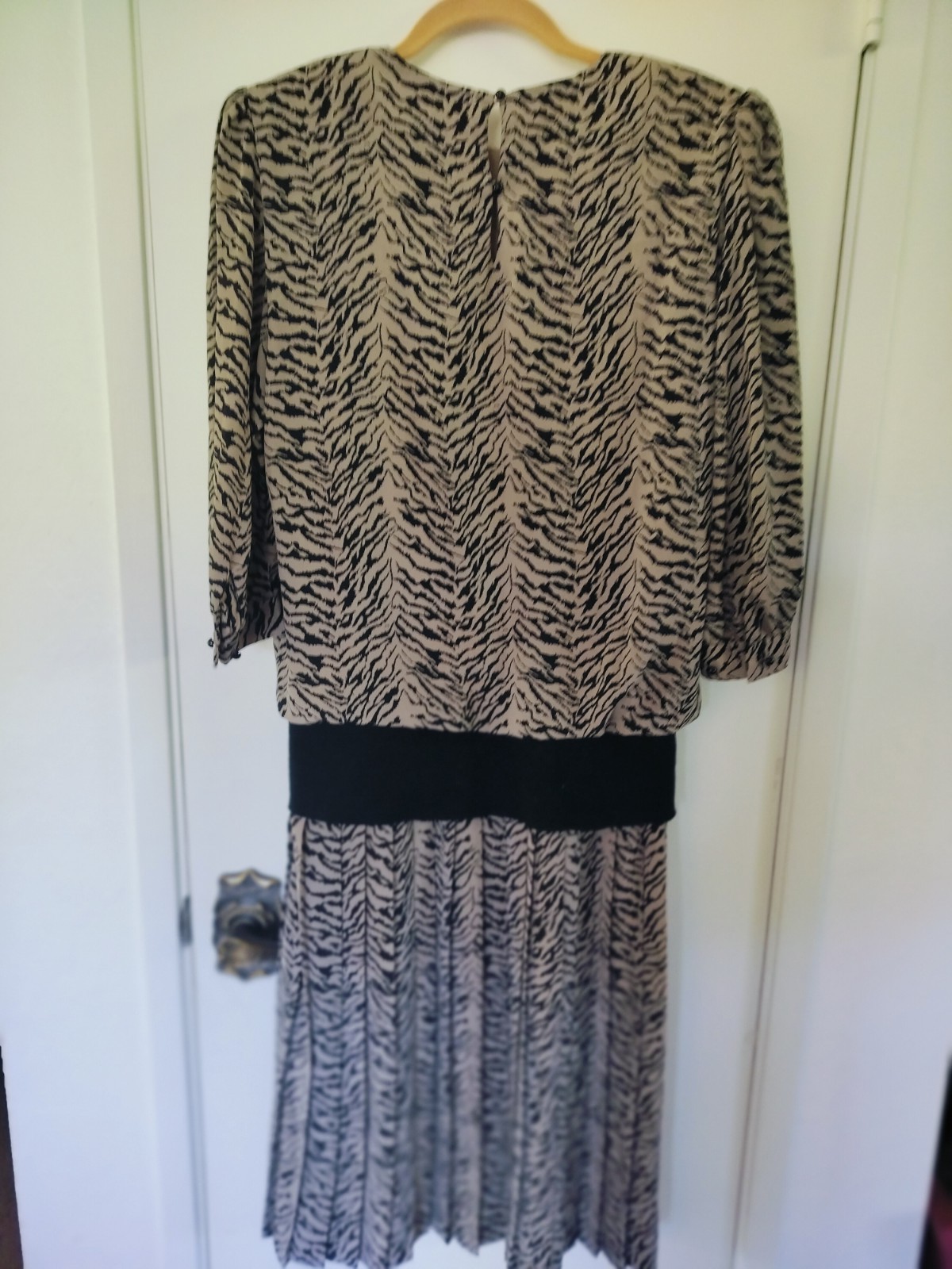 Vintage 80s Liz Roberts Zebra Print Pleated Midi Drop Waist Dress Medium