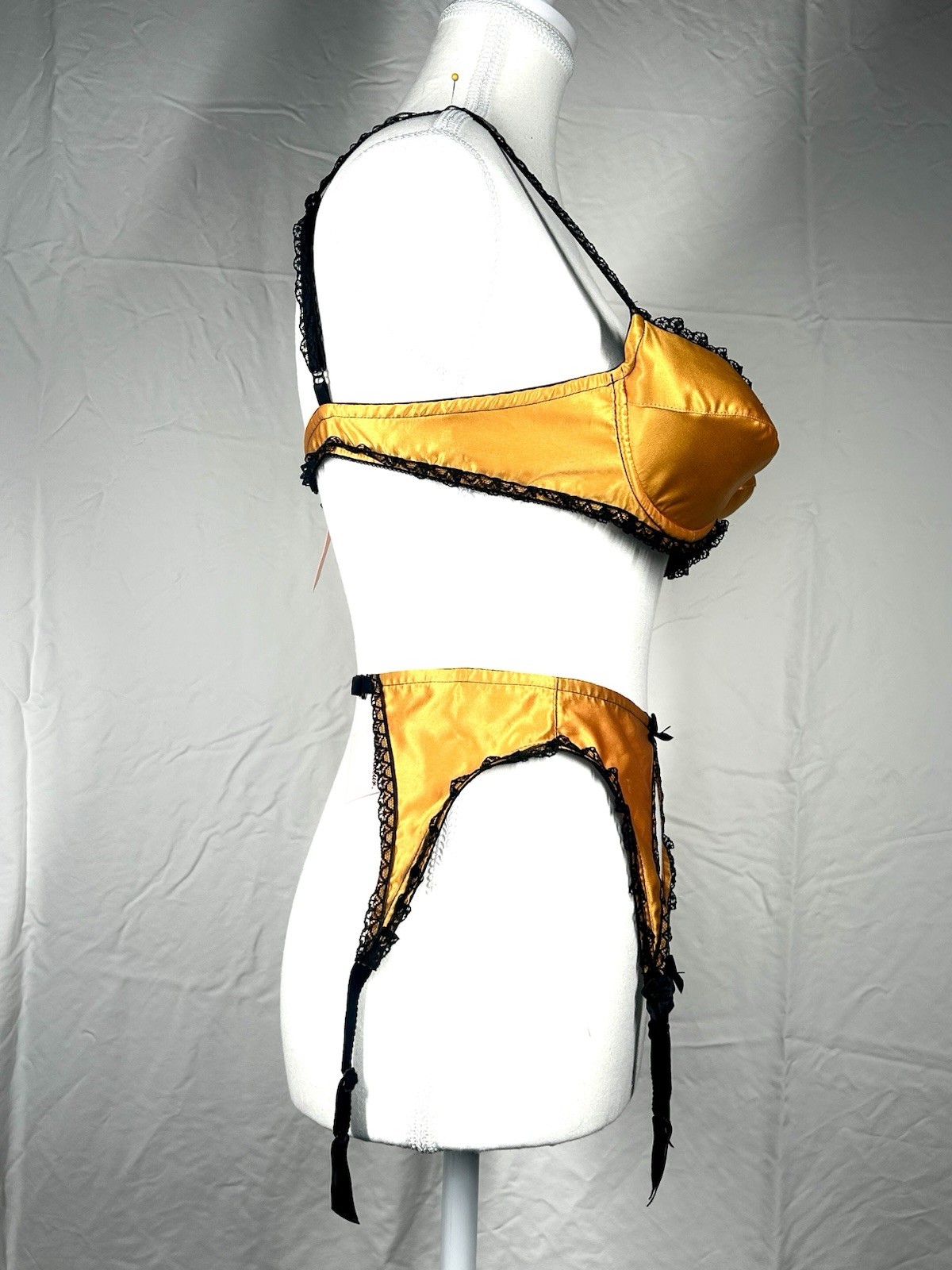 NWT Vintage Agent Provocateur Gold & Black Lingerie Bra & Garter 36A 34B Small
