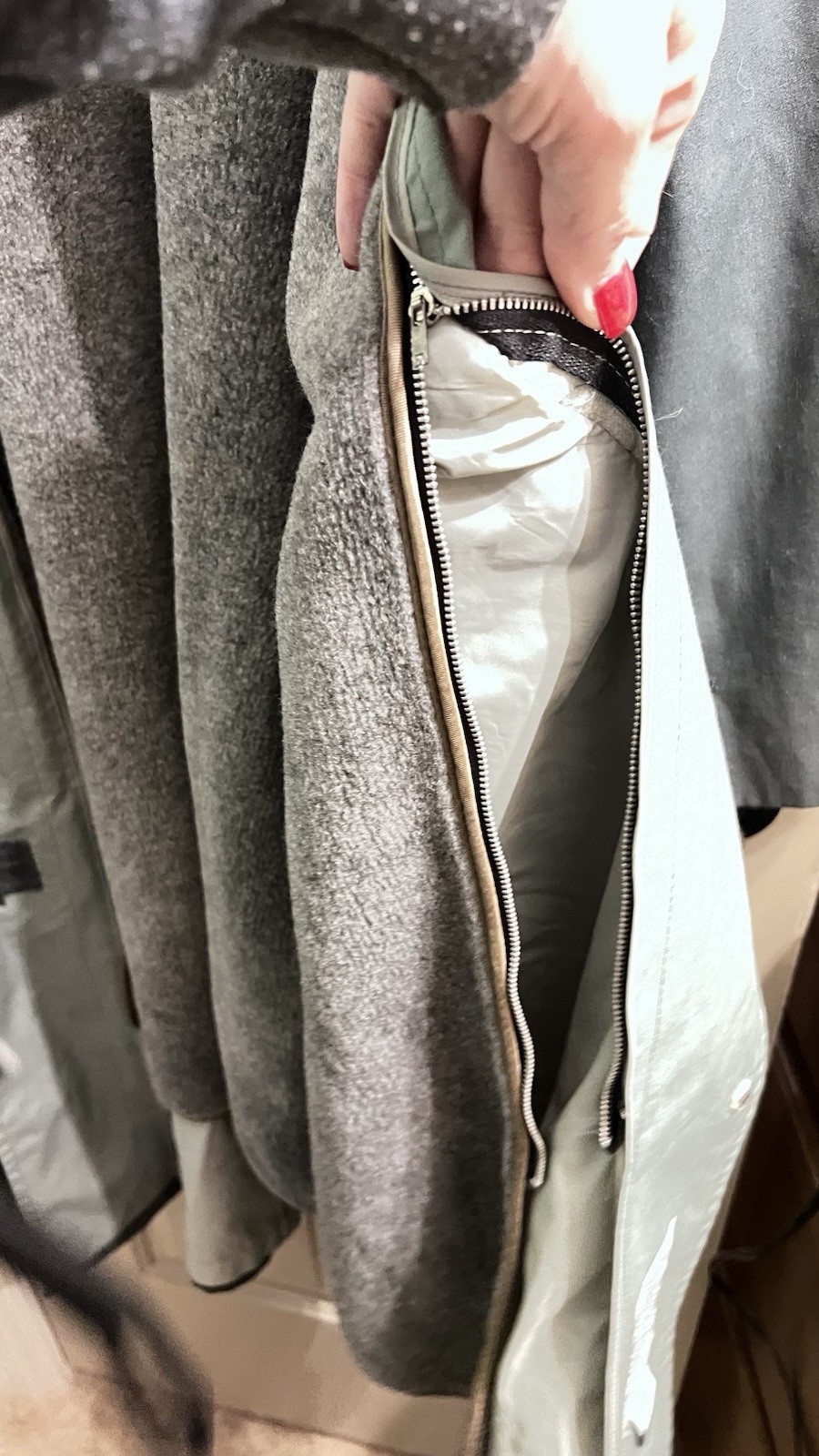 London Fog Women’s Vintage Trench Coat. Est. 1970-1980’s Excellent Condition