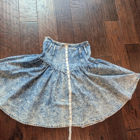 VINTAGE 80s 90s Acid Wash Blue Denim High Waist Western Flare Skirt