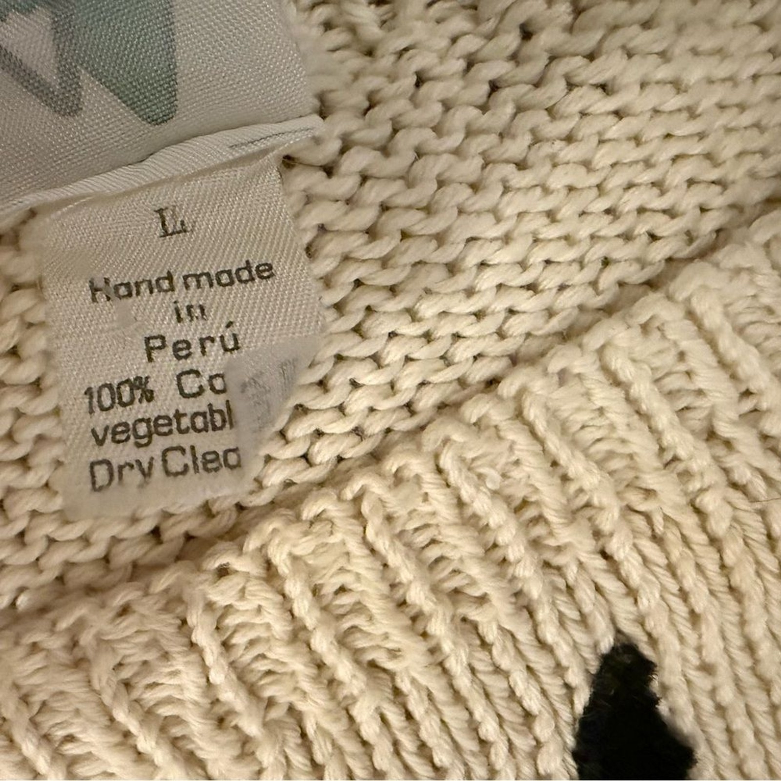 Vintage Peruvian 3D hand knit Cream Sweater ski mountain winter felt grannycore