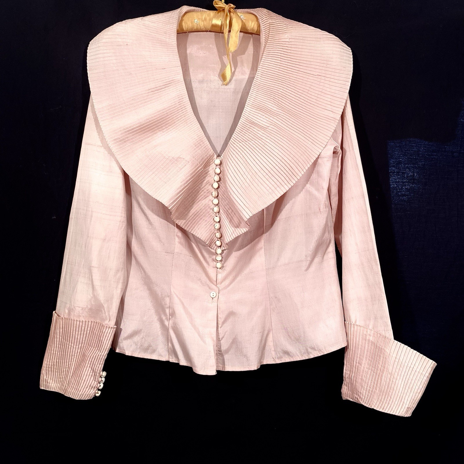Vintage 1940s 1950s STUNNING BLOUSE Pink Silk Pleated Collar Cuffs Glass Buttons