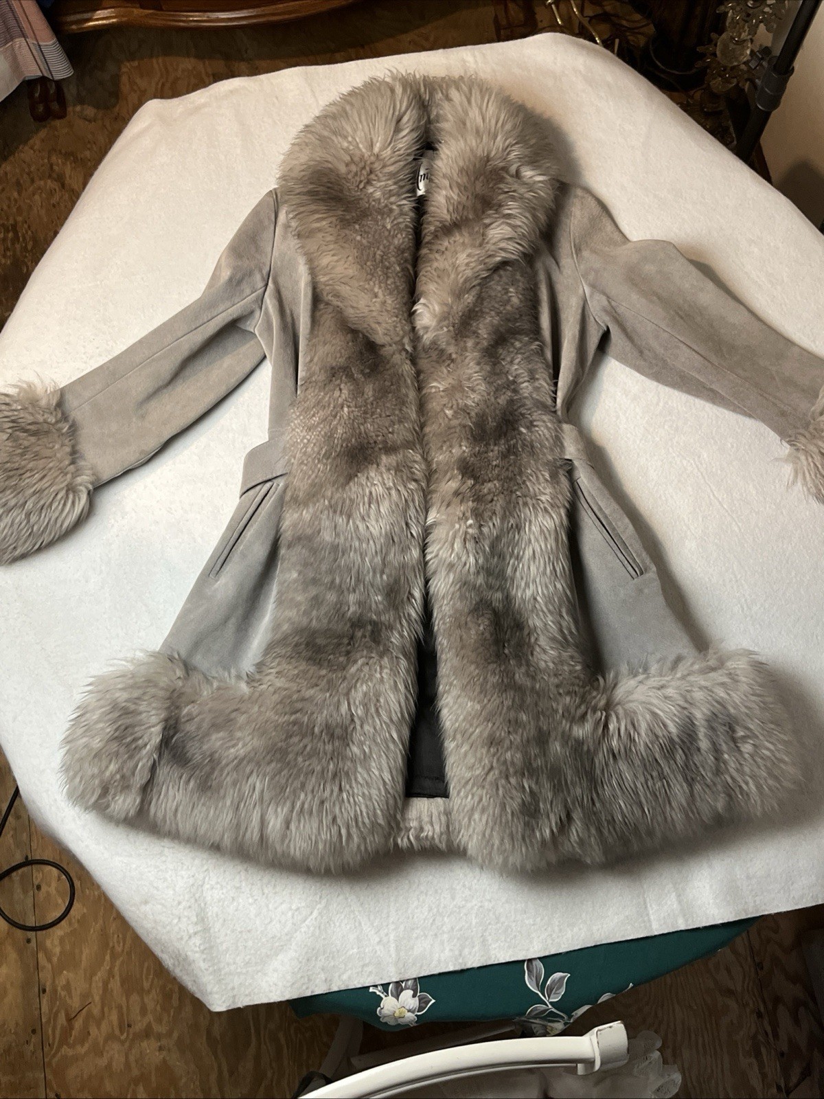 Gray 1970’s XS-S Penny lane Suede Coat With Lamb FUR TRIM Front POCKETS Grommets