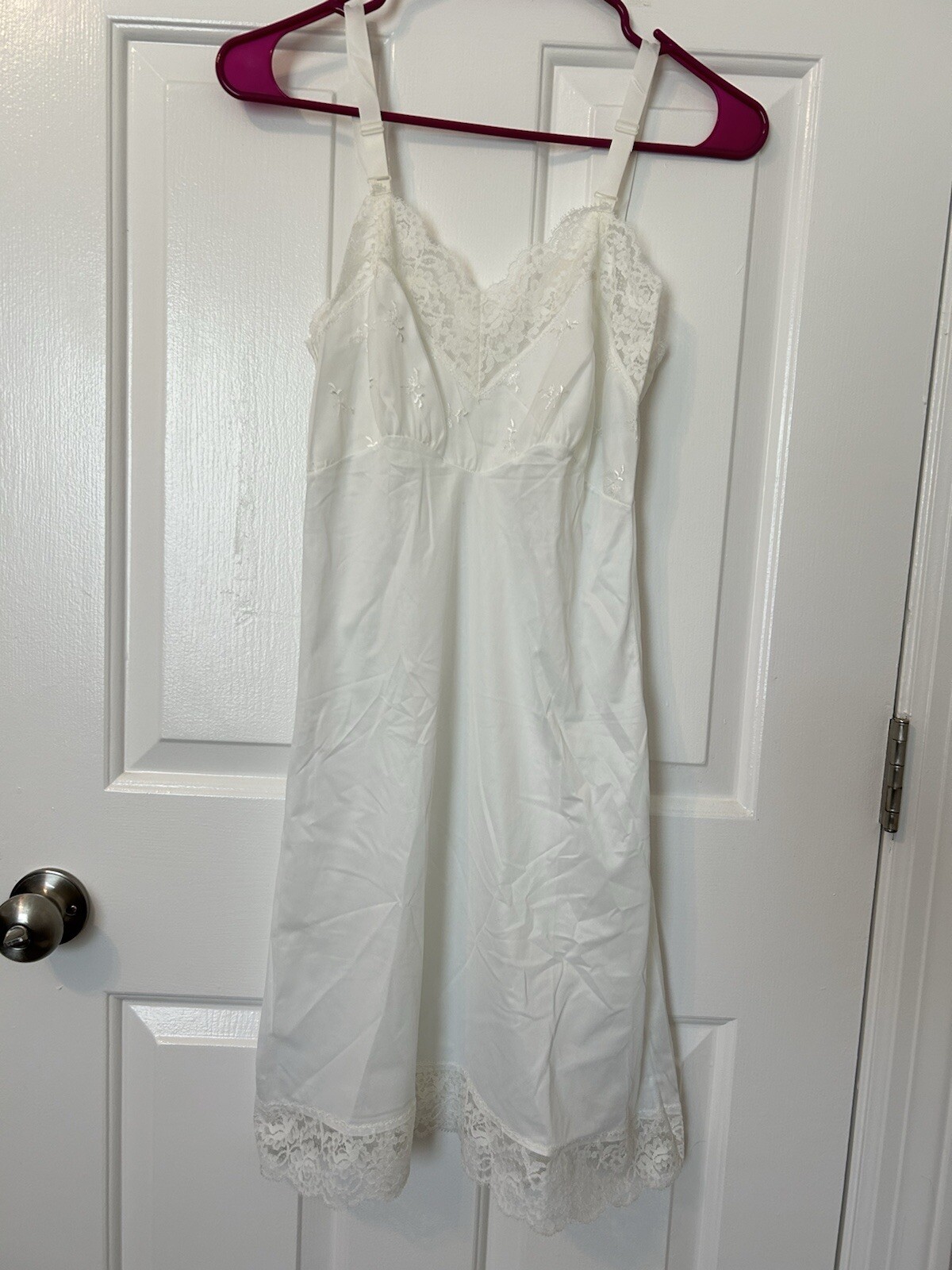 Vintage Val Mode Slip Wonder Val White Size 32 Short Lace White Stains