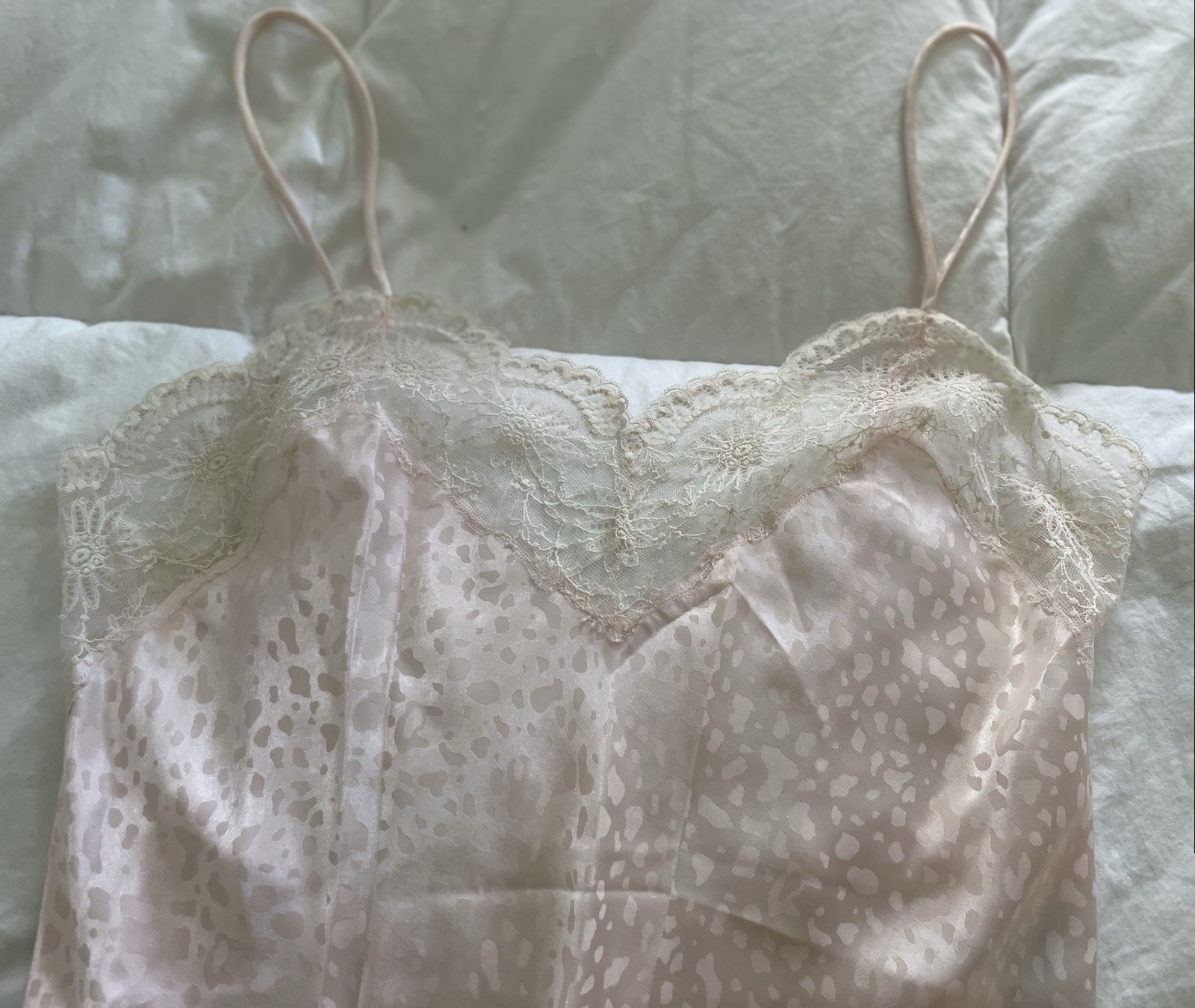 VTG ’80s Georgette Trabolsi – Medium- Chemise Nightgown -Blush Pink Cream Lace