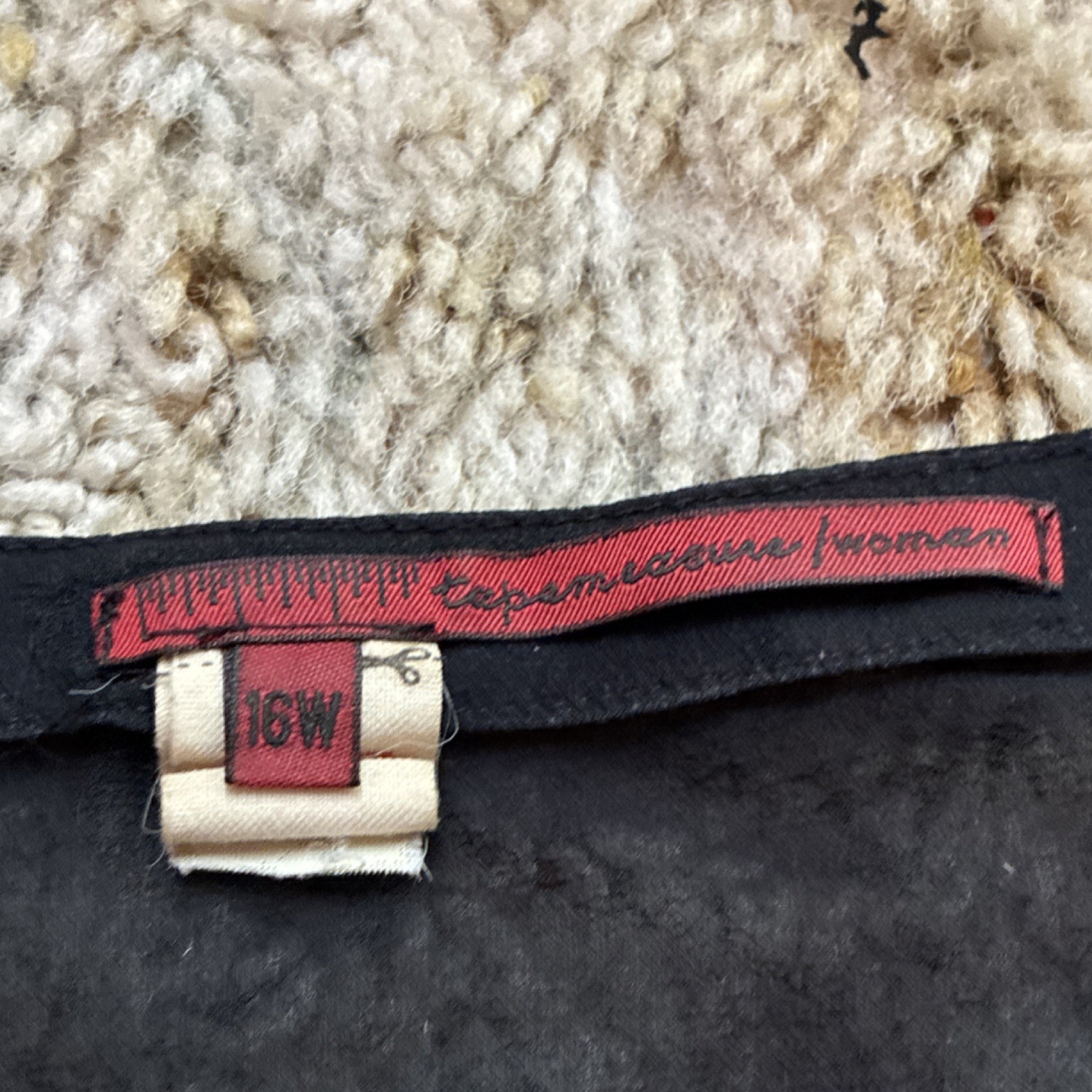 Tape Measure/Woman Black 100% Silk Blouse Size 16W With Breaded Collar