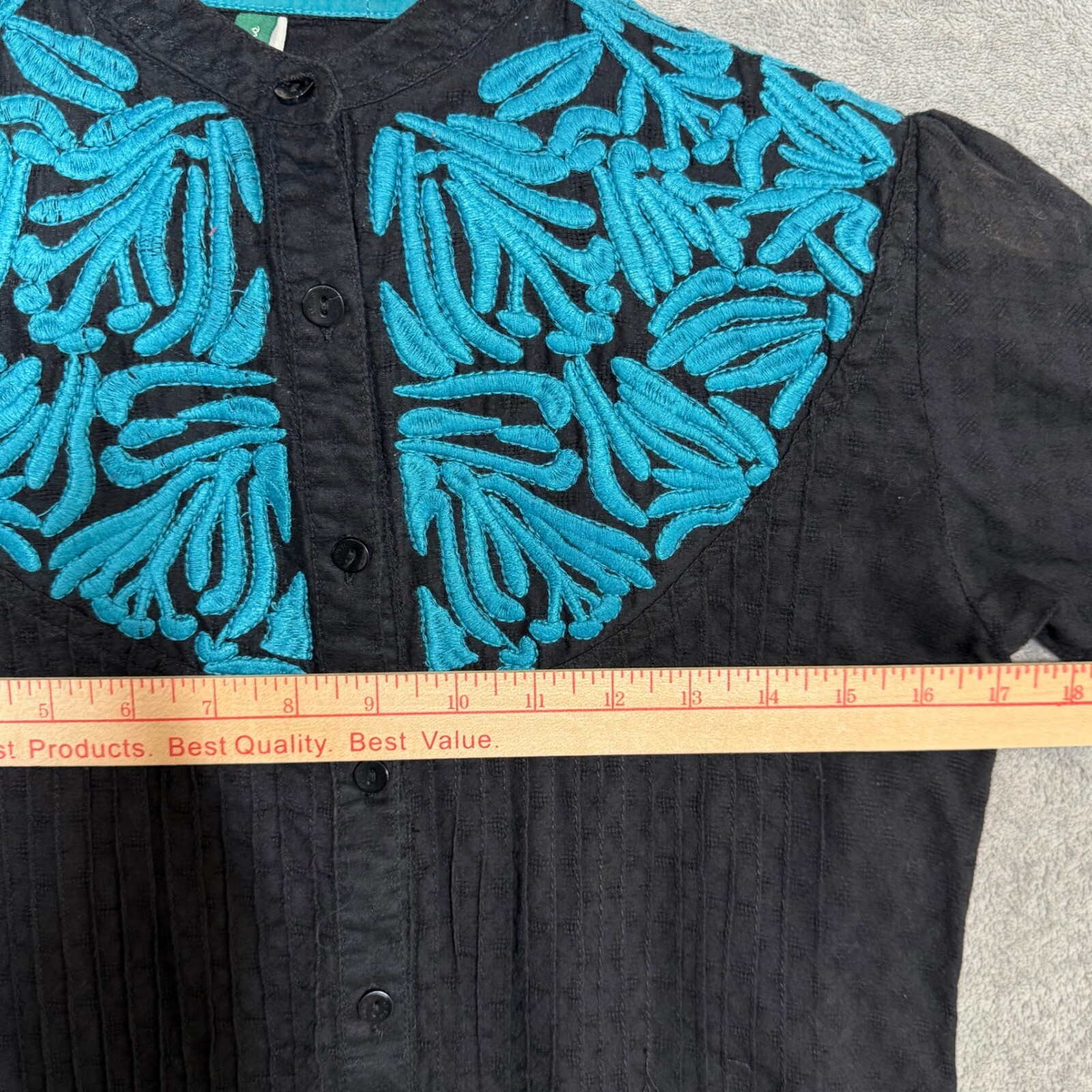 Vintage Casual Outfitters Southwestern Button Down Shirt XS Embroidered Pleated