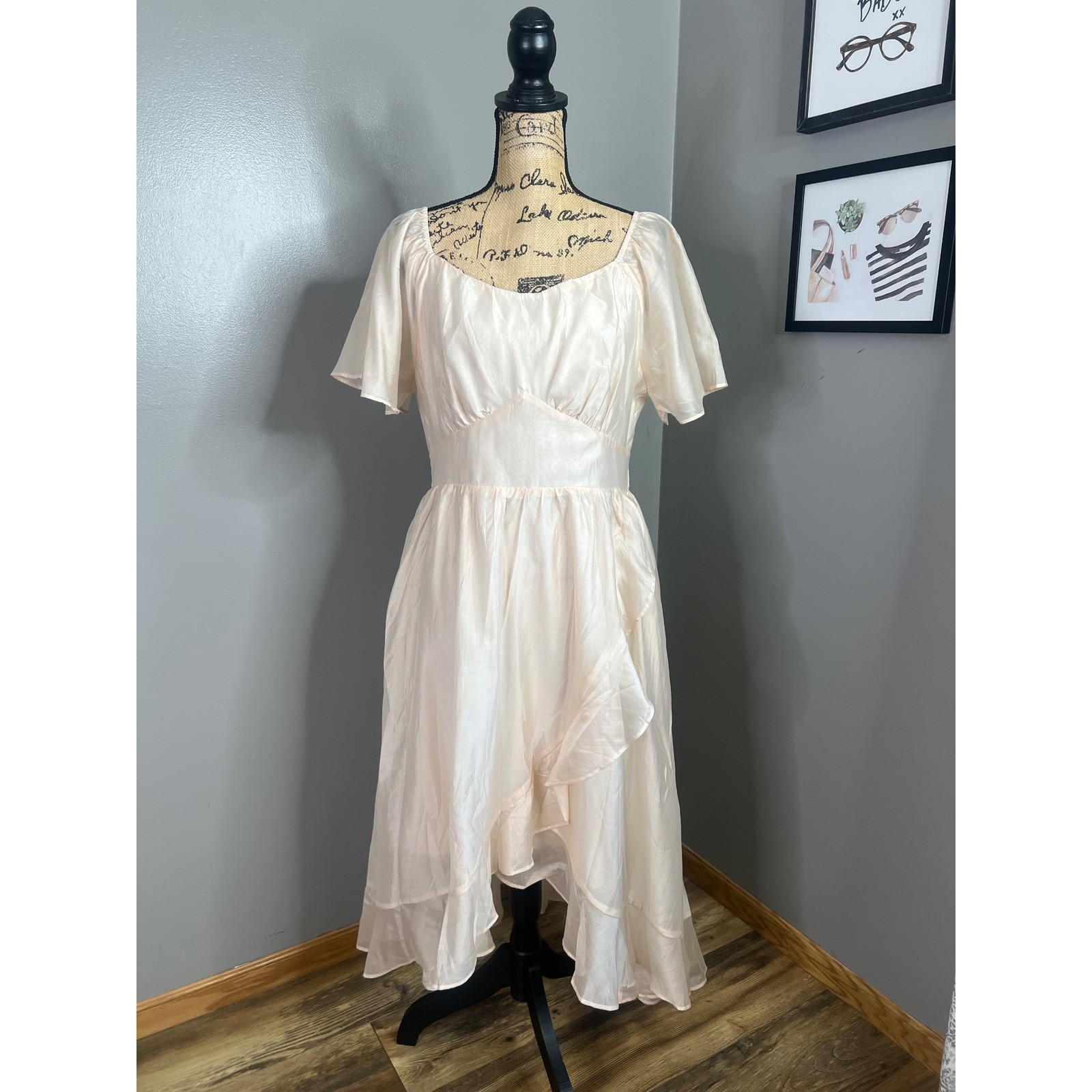 Scarlet Darkness Renaissance fairy dress size large cream cottagecore milkmaid
