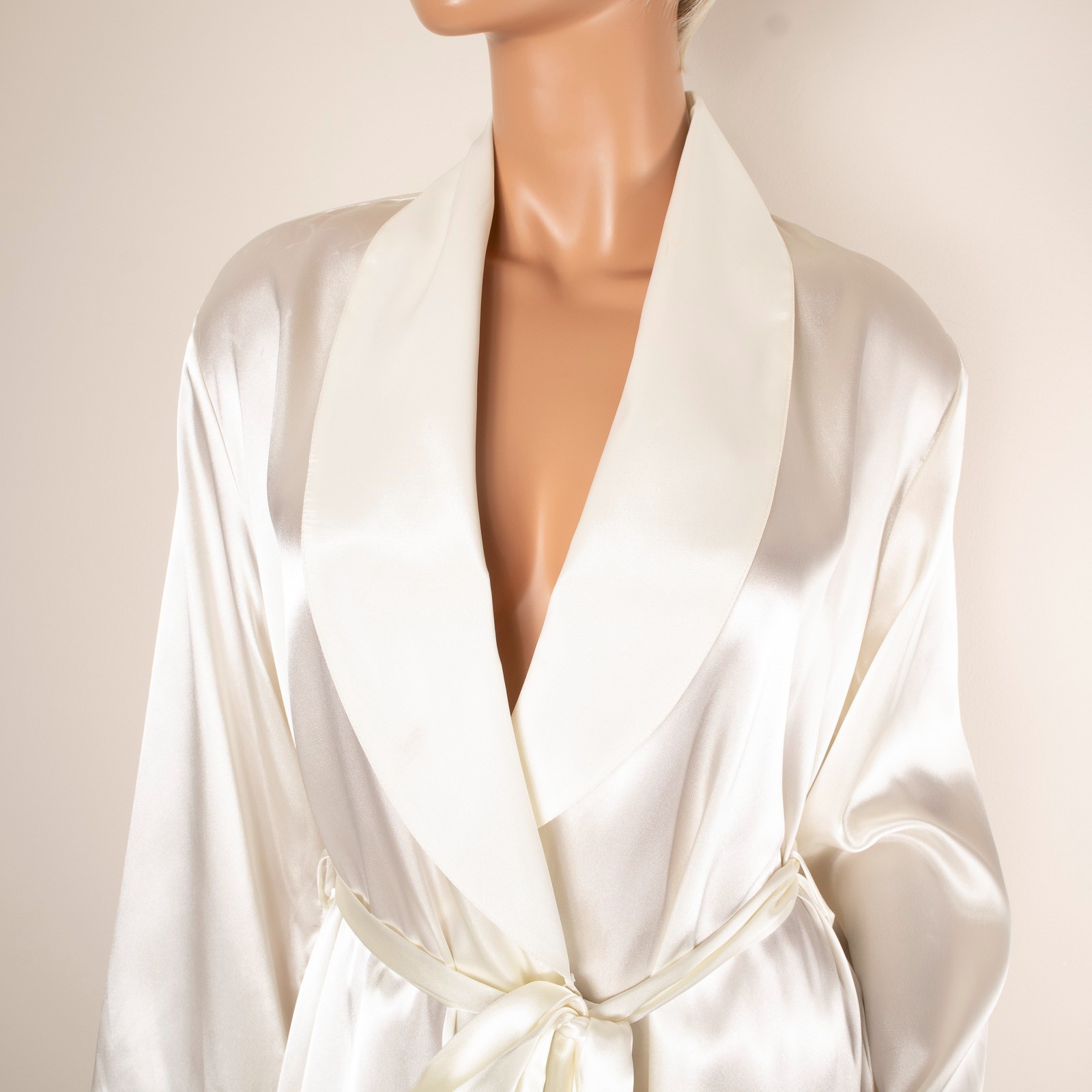 VTG NWT JONES NEW YORK Robe Bridal Satin Bone Flutter Sleeve Belt S/M