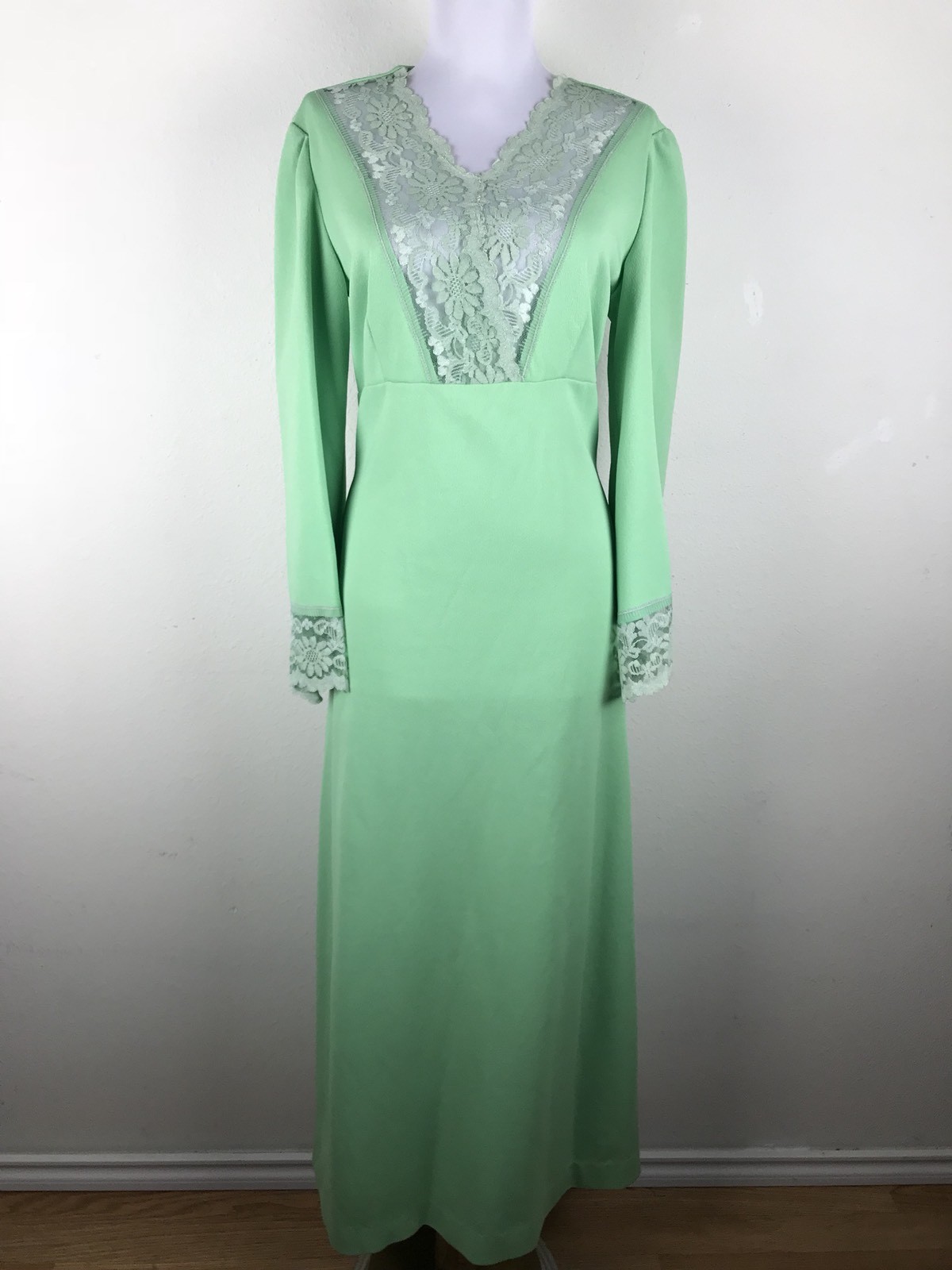 Vintage 1960s Maxi Dress Polyester Floral Lace Long Sleeves Green M L