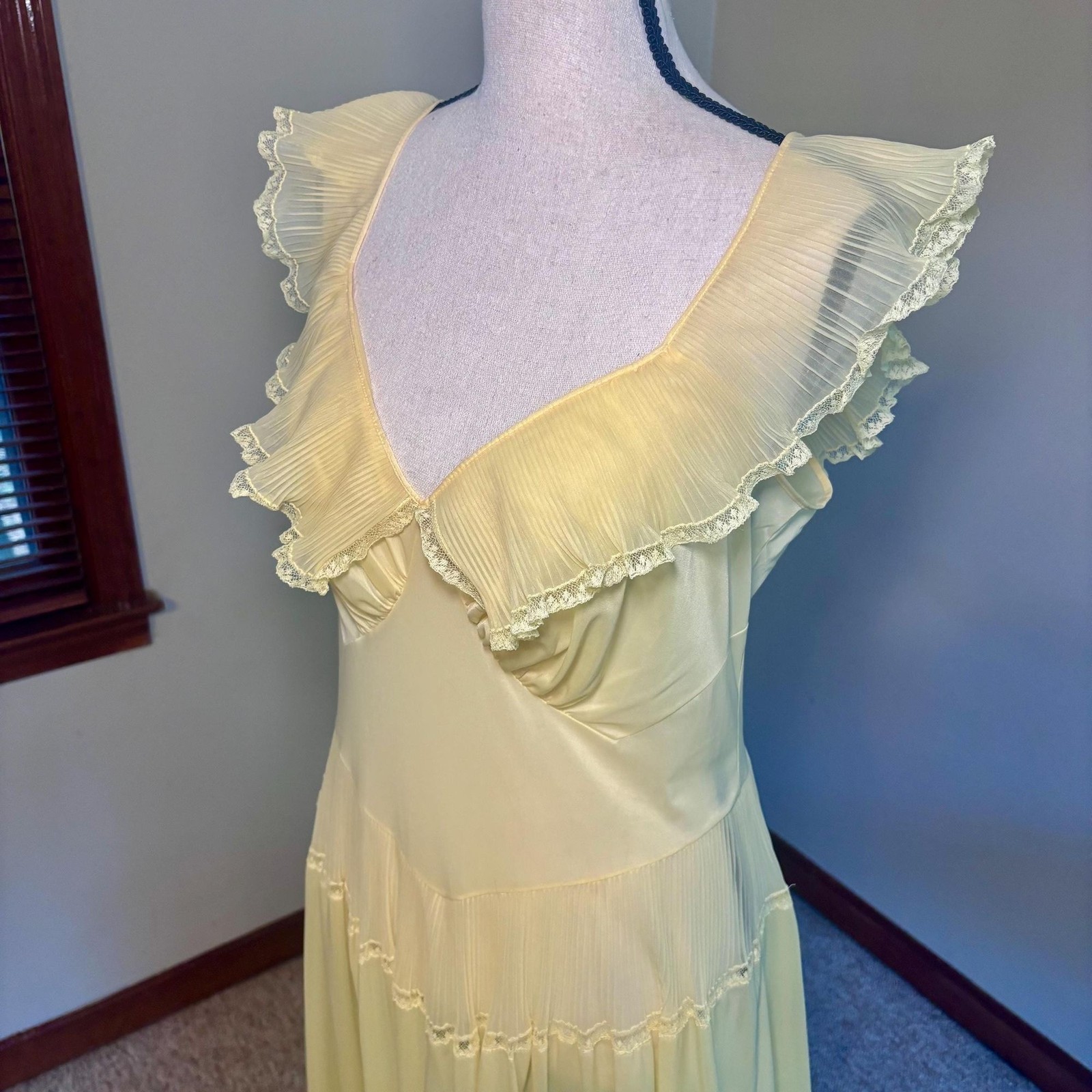 Vintage 70s Vanity Fair Romantic Ethereal Sheer Yellow Slip Dress Size Small