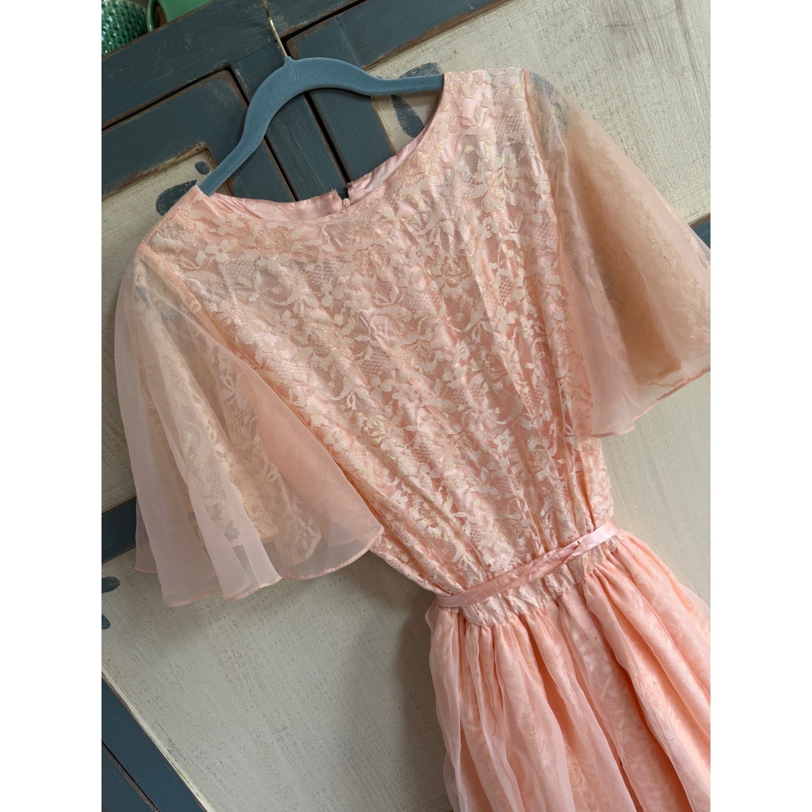 Vintage Peach Lace Maxi Dress Gold Metallic Flutter Sleeve Formal Gown Apricot
