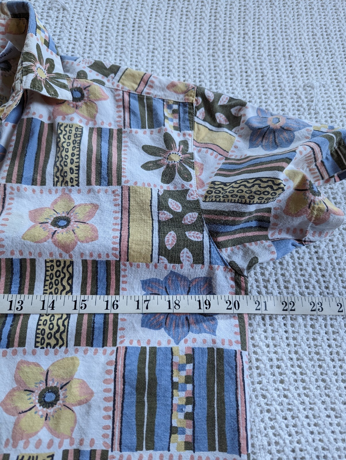 VTG Ashley Hill Short Sleeve Button Down Shirt Women’s Small Floral Patterned