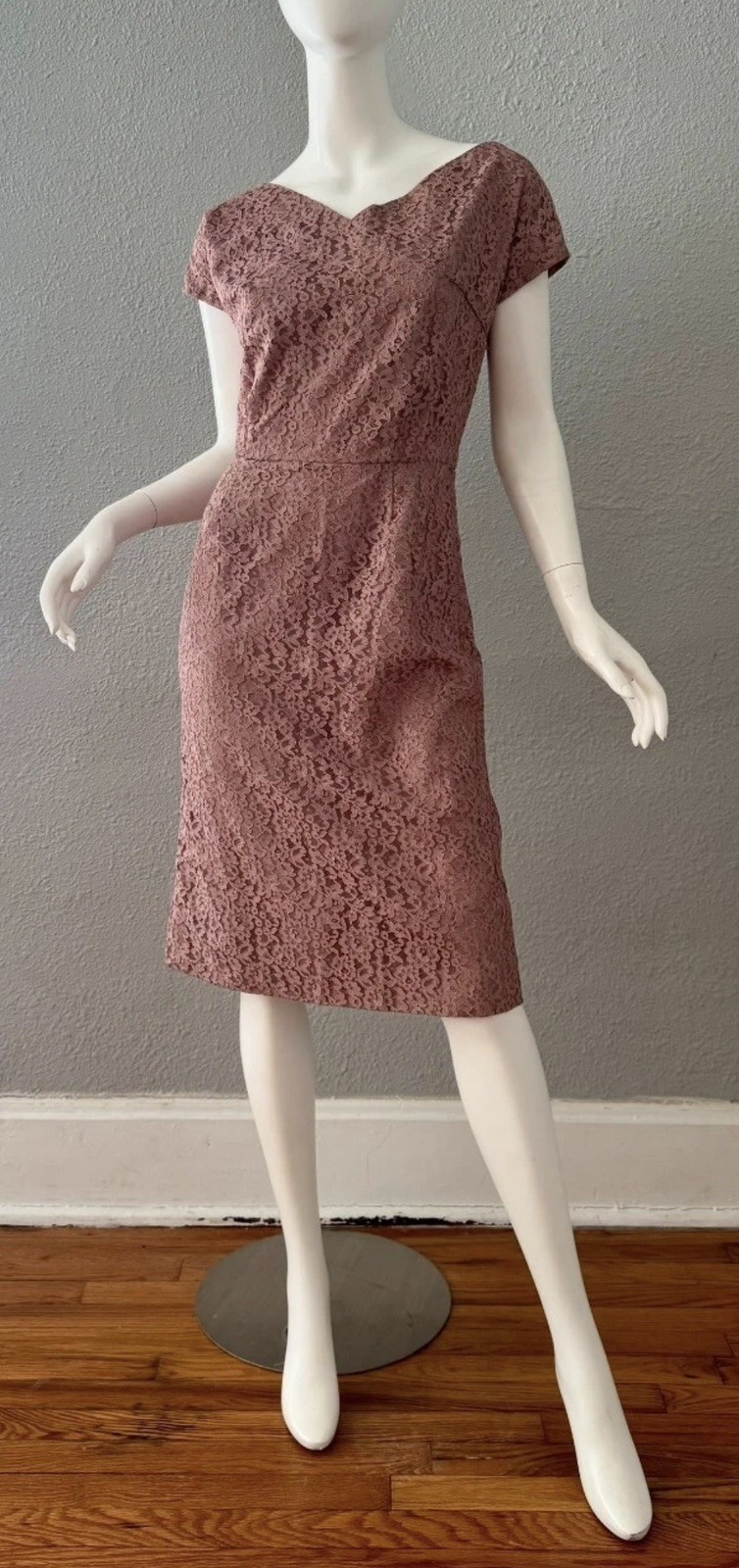 Vintage 50s 60s Mauve Pink Lace Wiggle Sheath Cocktail Dress S