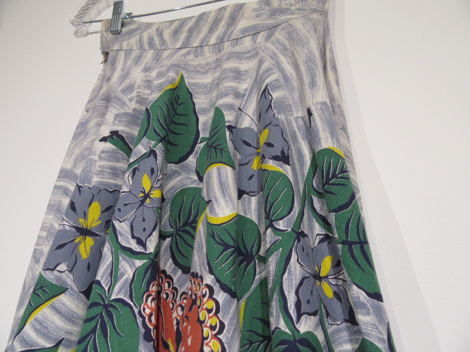 VINTAGE BUTTERFLY MOTH DRY BRUSH PRINT 1950S CIRCLE SKIRT W 25″ CAN ENLARGE F50