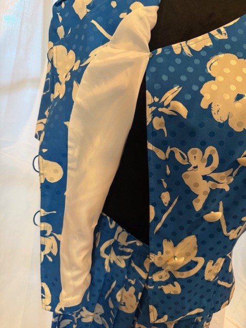 VINTAGE MAGGY LONDON SILK BLUE AND WHITE FLORAL OUTFIT SKIRT JACKET SIZE M 8