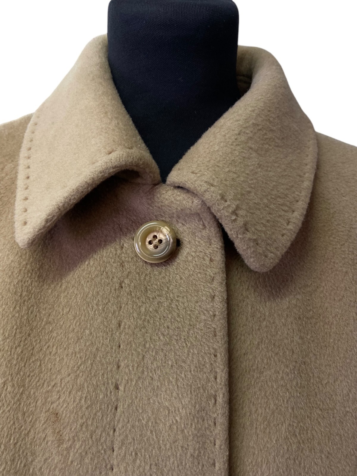Women’s 80’s Vintage Classic Camel hued coat in wool and cashmere | Size EU 38