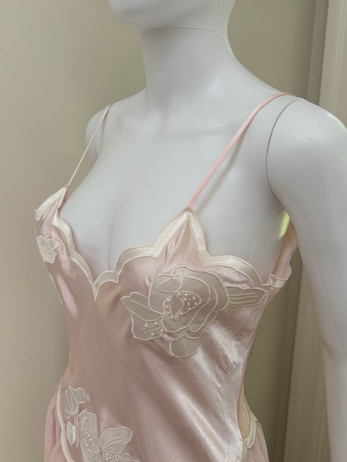 Vintage 1980s Victoria’s Secret Floral Pink Appliqué Slip Tulle Lingerie Scallop