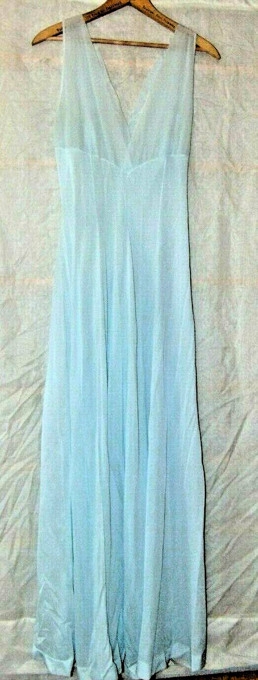STUNNING Van Raalte Satin Nylon Suavette Baby Blue Lace 36