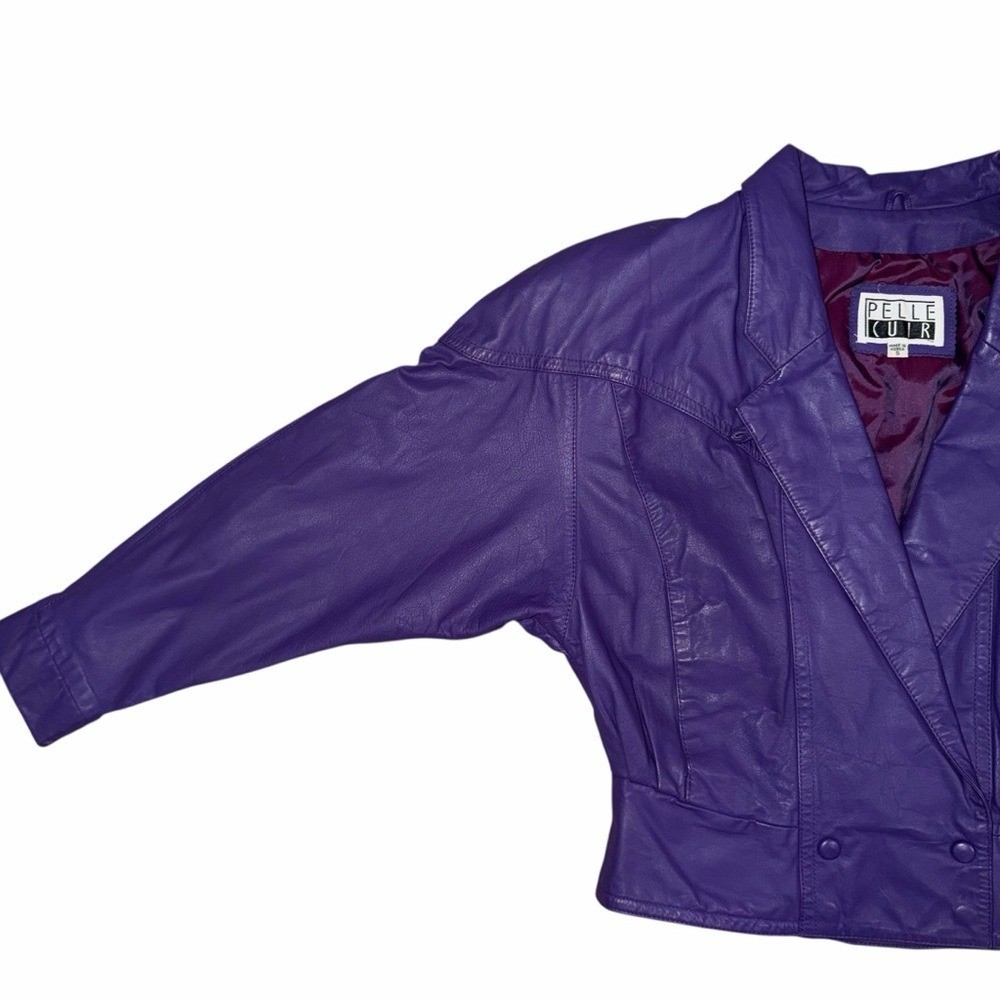 Vintage 80s Pelle Cuir purple cropped 100% leather jacket. Size small