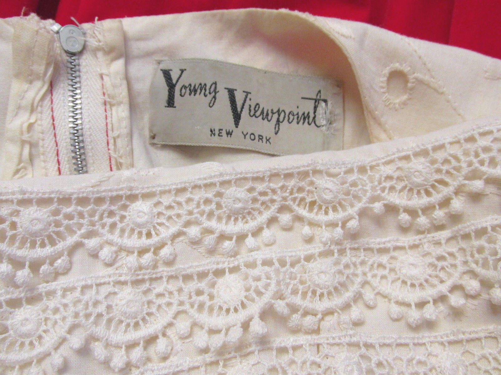 VINTAGE 1950s 60s YOUNG VIEWPOINT DRESS CREAM RED VELVET LACE EMBROIDERY CUTOUTS