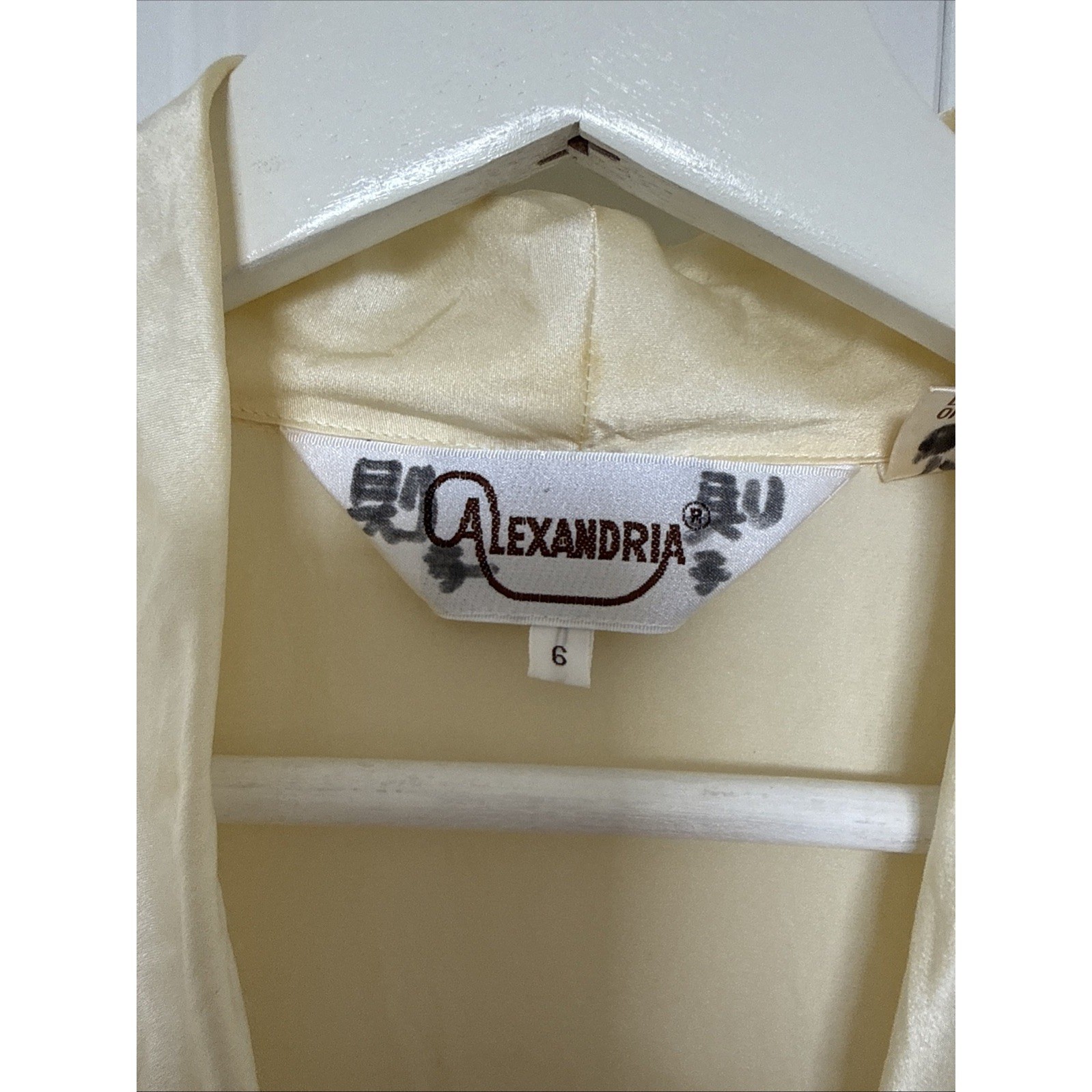 Vintage Alexandria 100% Silk Blouse Cream Ivory Size 6 Luxury Longsleeve
