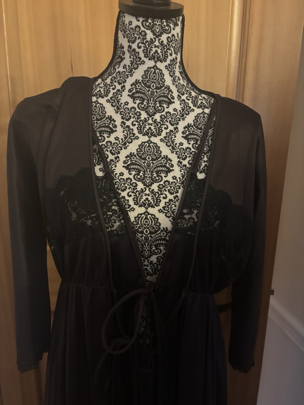 Vintage 70’s Medium? Purple Black nylon Lace Peignoir night gown and robe set
