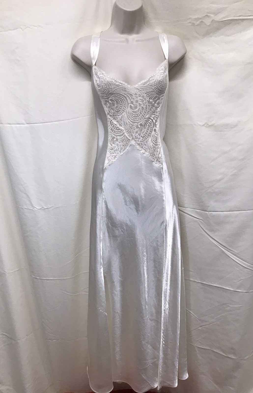 Victoria’s Secret Vintage Satin Lace Maxi Nightgown Champagne Slip Dress Sz L
