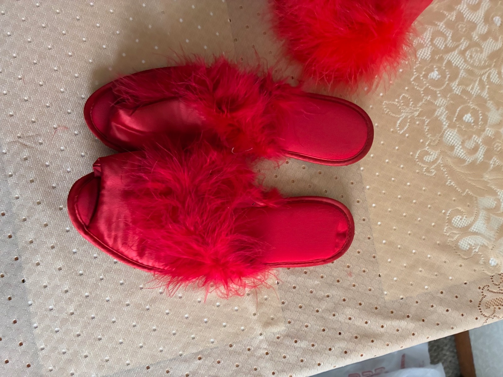 VINTAGE SEXY RED 2 PIECE BABYDOLL NIGHTIE WITH SLIPPERS SIZE M FEATHER TRIM