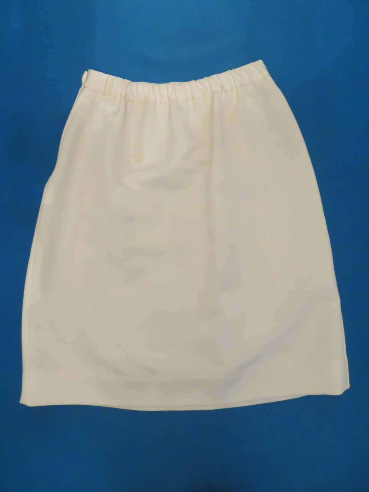 VINTAGE Donna Morgan Skirtsuit. Black Velvet Jacket. Cream/Ivory/Off-White Skirt
