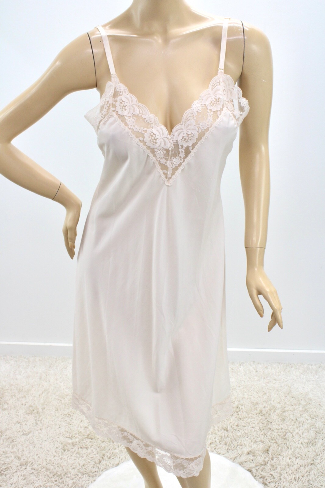 Vintage Barbizon Full Slip sz 36 Faintly Pink Nylon Poly Blend Lace Satin Straps