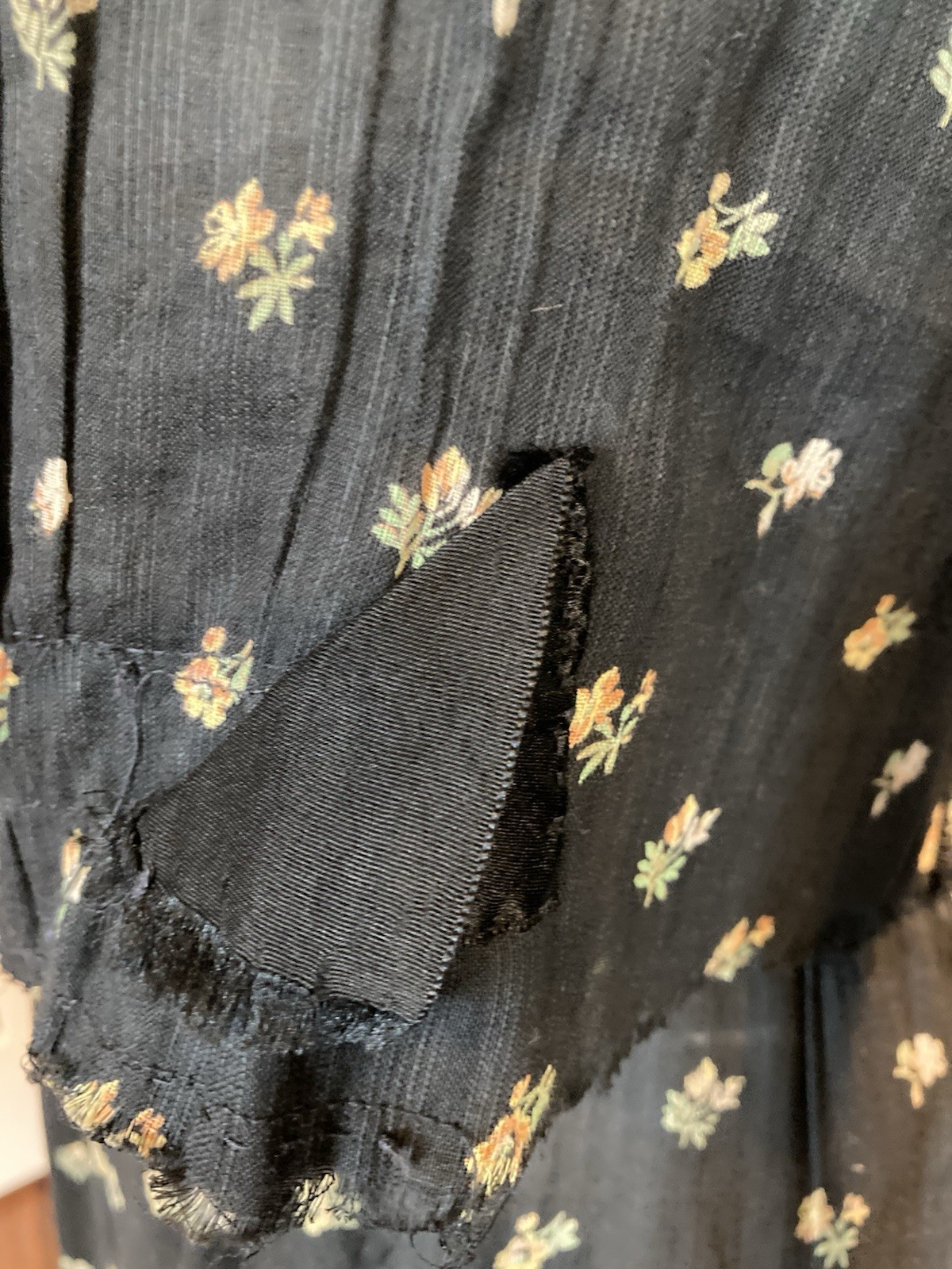 Vintage 1890s 1900s Victorian 2 pc dress print w little flowers
