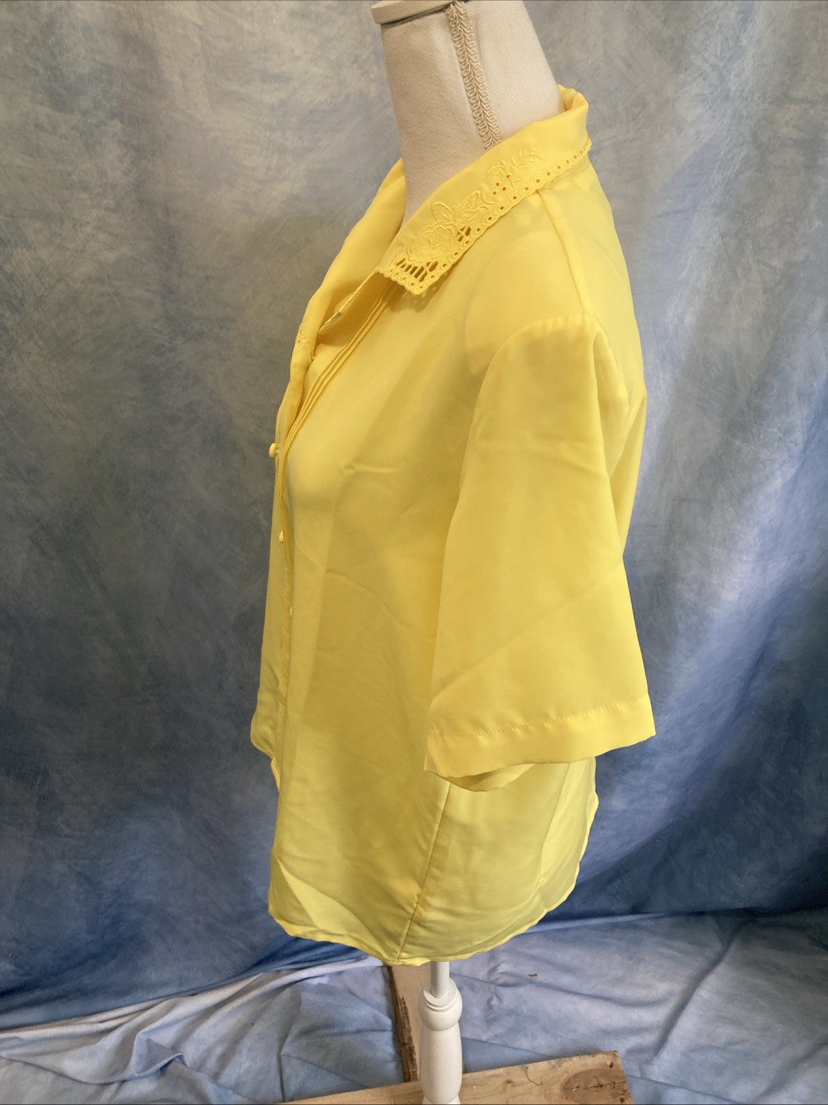 Vtg 1980s Yves Saint Clair Yellow Fabric Button Secretary Cottagecore Top Blouse