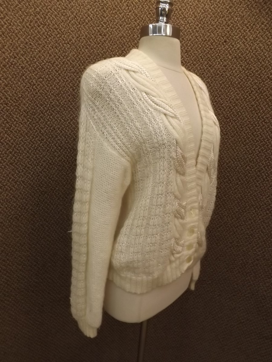 Vtg White Mohair Loose Thick Cable Knit V Neckline Cardigan Sweater Womens M