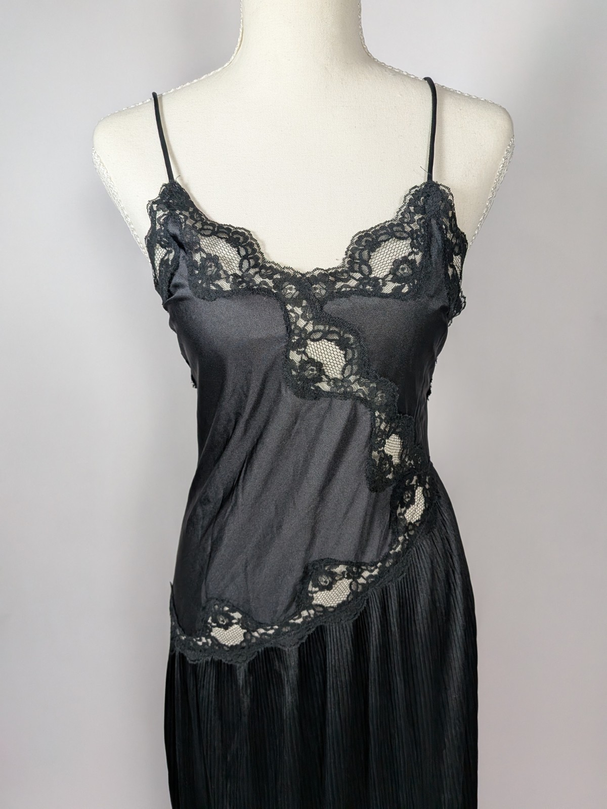 VTG 70s Aristocraft Black Lace Pleated Maxi Slip Dress Nightgown Whimsigoth Smal