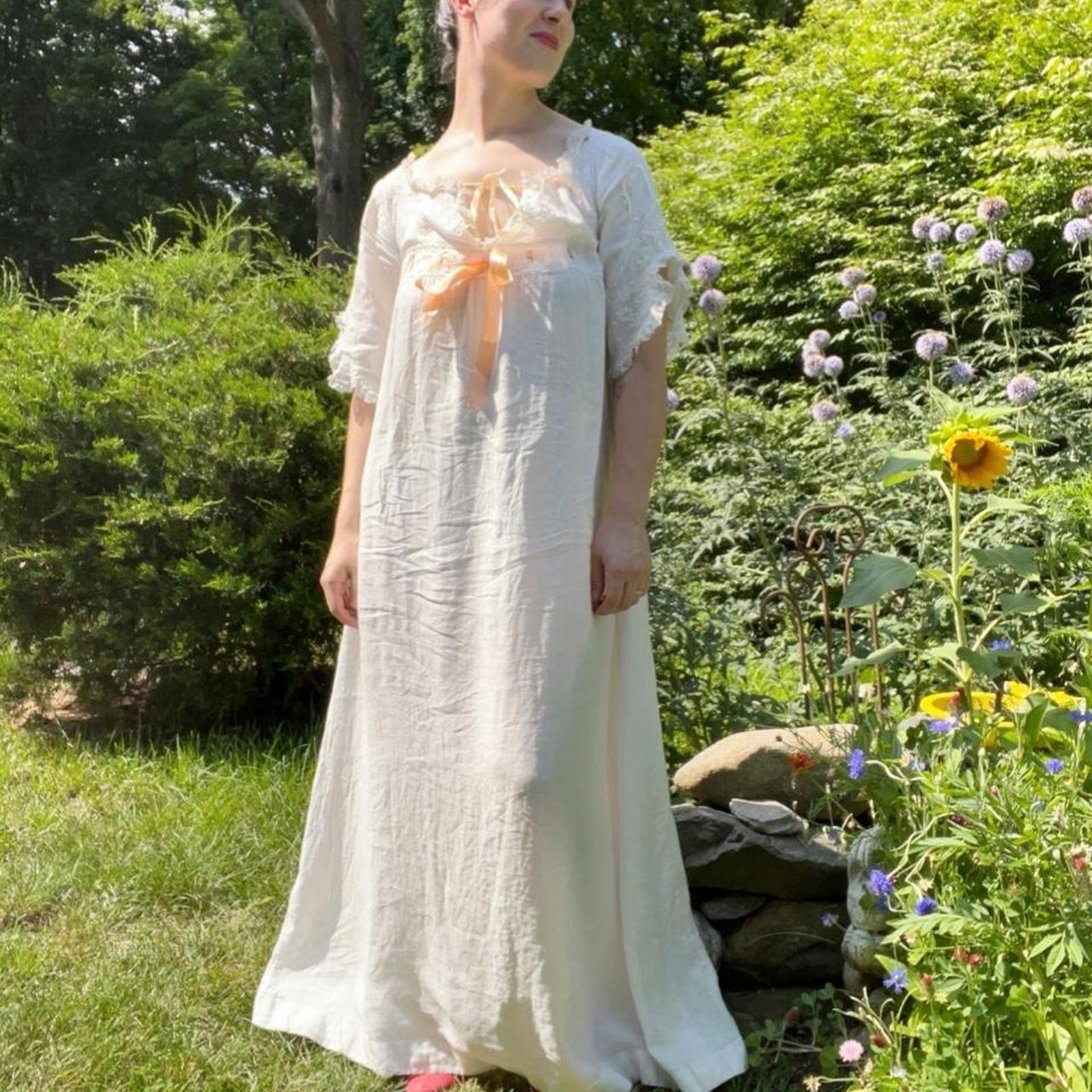 Antique Victorian French Linen Floral Embroidery Lace Ribbon „M” Nightgown XS/S