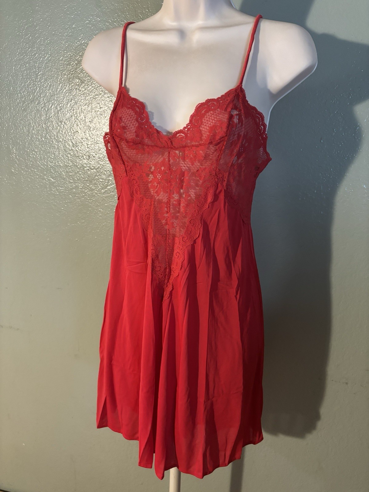 Pre-Owned – Olga’s Frivolous Fancies Nightgown Negligee – Red – Small