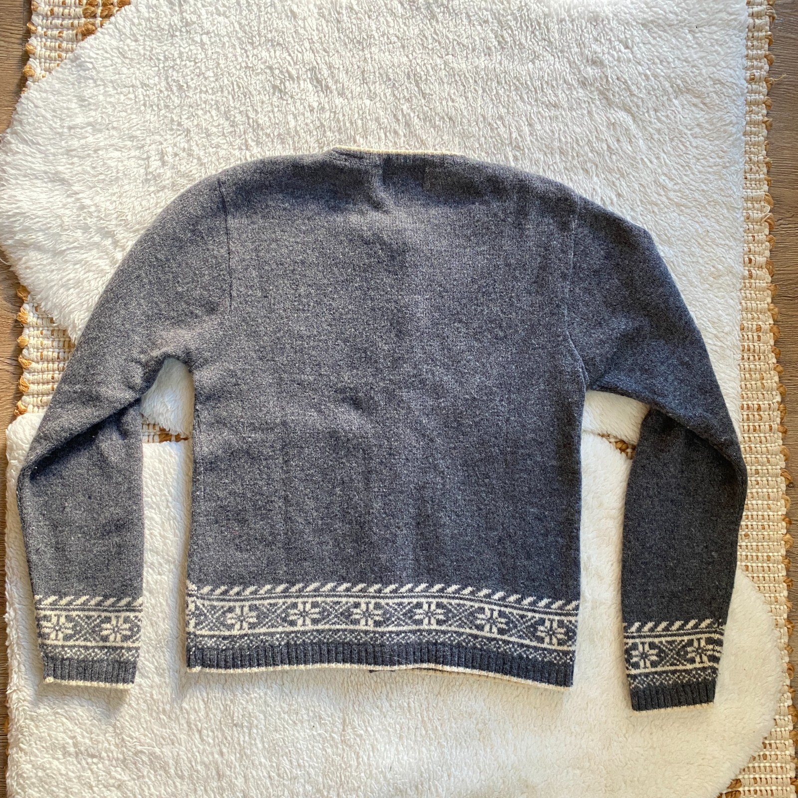 Carlyle & Kilmore 100% Virgin Wool Sweater – Small