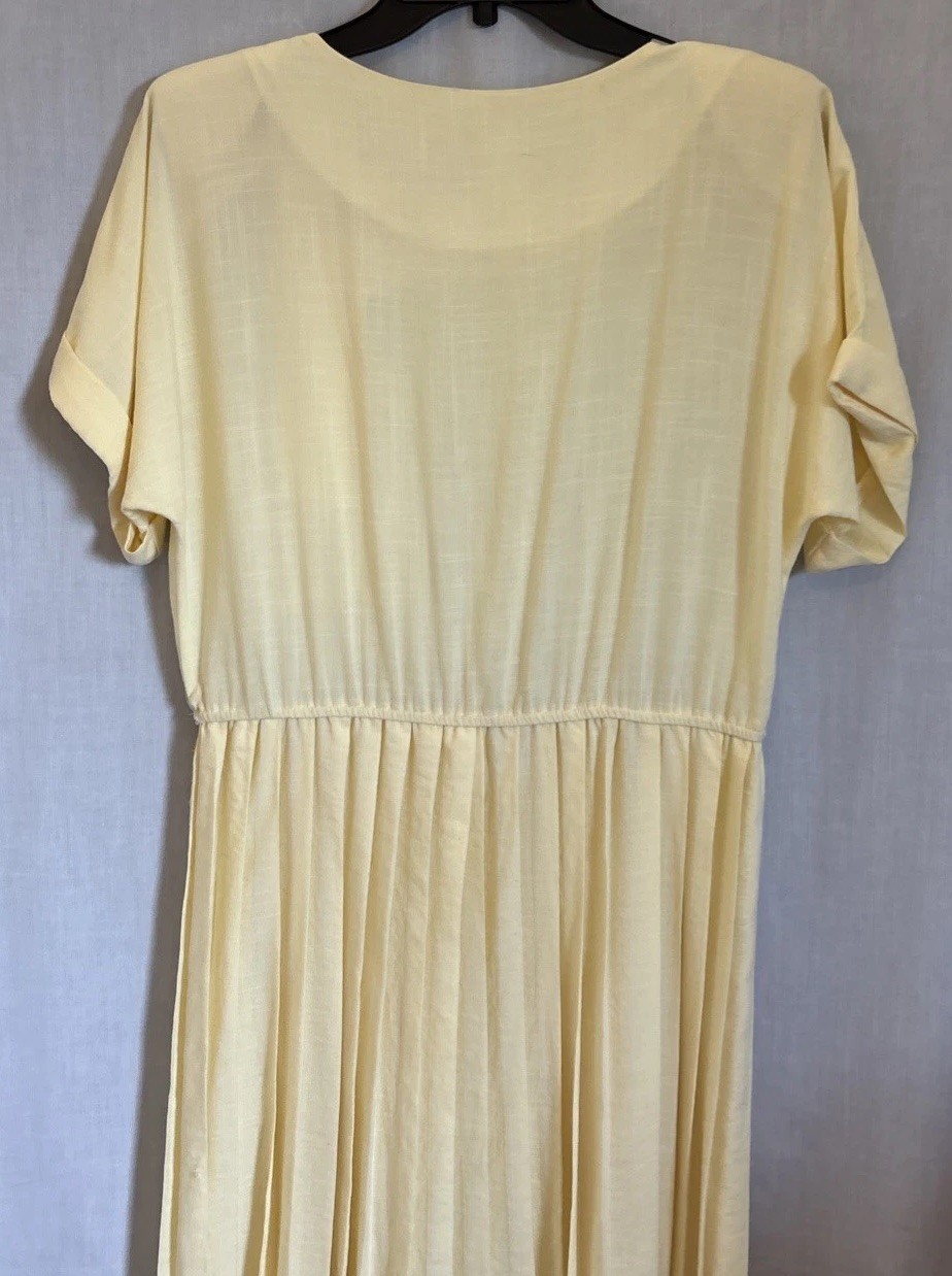 Vintage Stuart Alan Petites 8P Womens Butter Yellow Pleated Dress Made in USA