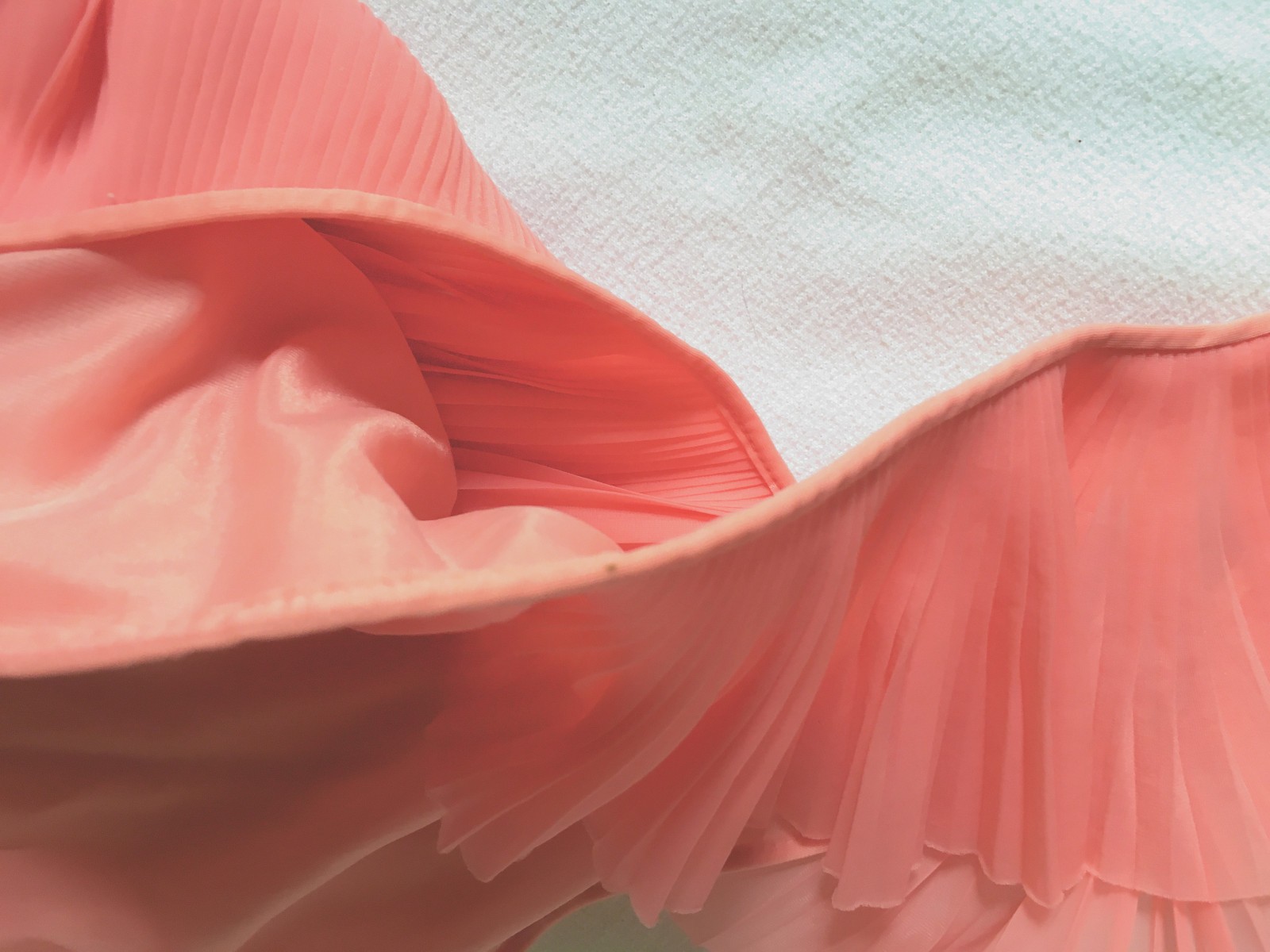 Vanity Fair Coral Pleated Tie Back Gown Slip Dress Negligee Nightgown 36