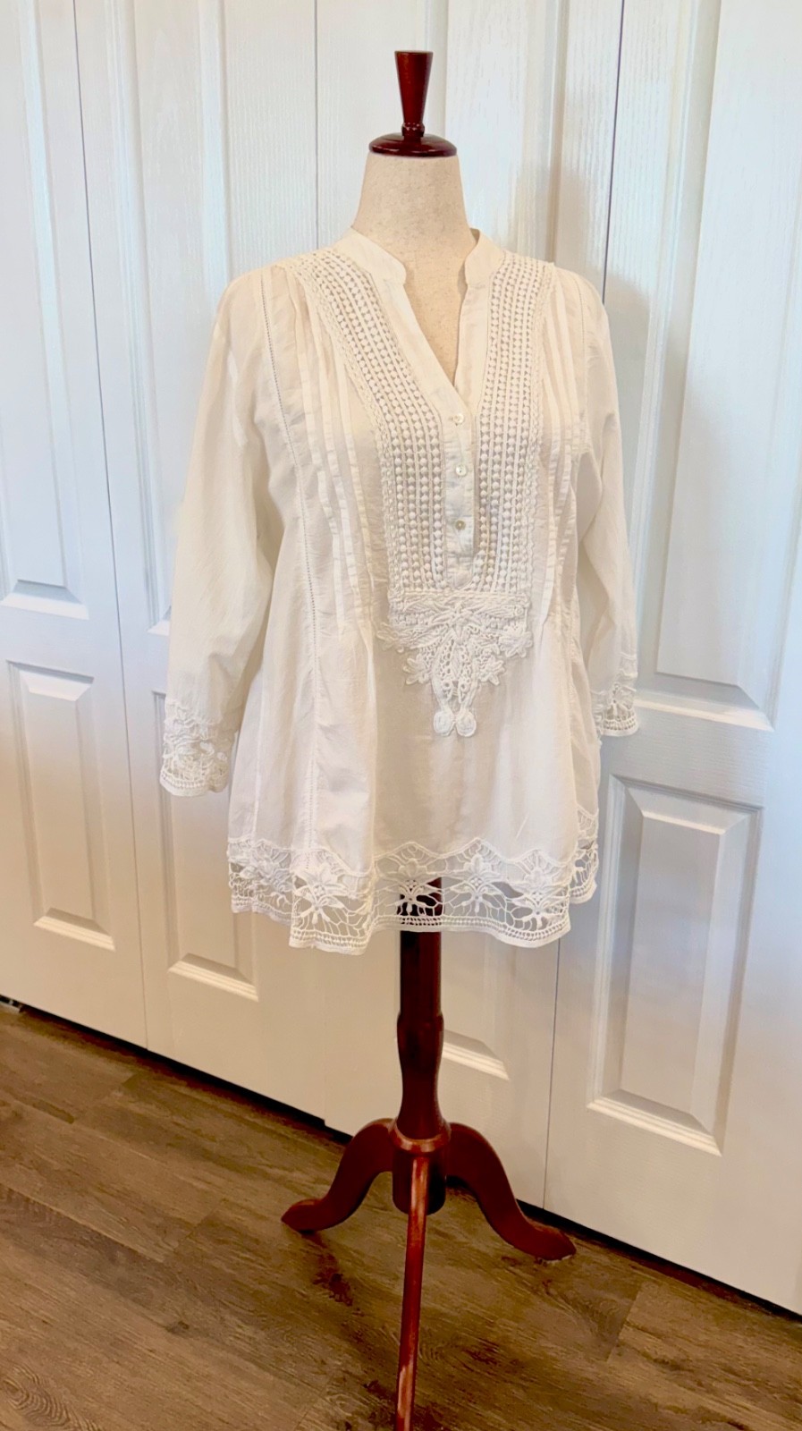 Vintage Woman’s, Size L, White Cotton Boho Tunic Crocheted Bodice Cuffs & Hem
