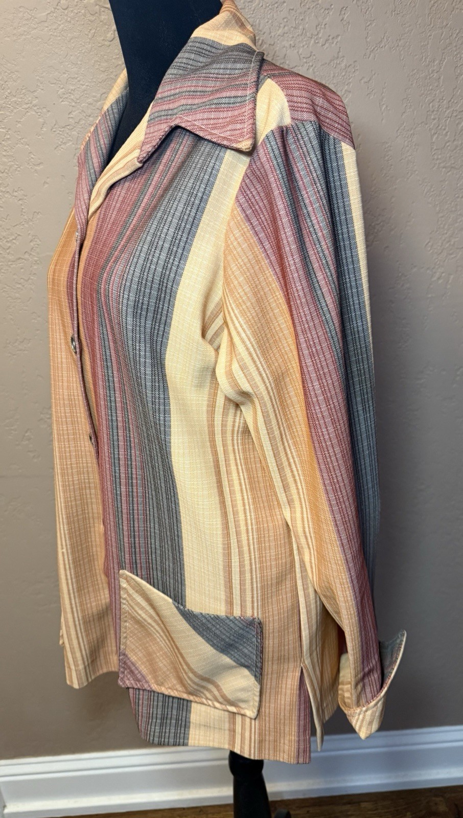 Vintage 60s/70s “Marcia Brady” Button Front Top W/ Wide Collar. Sz 38 Per Tag