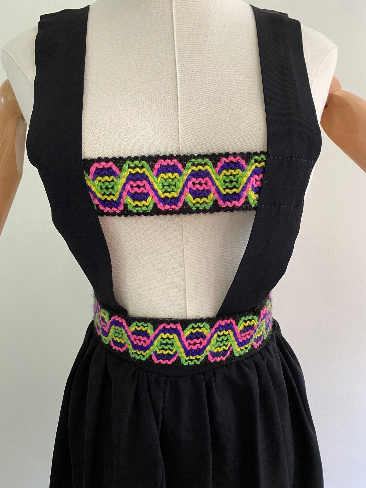 60s overall skirt / 1960s mod jumper / black vintage pinafore school girl skirt