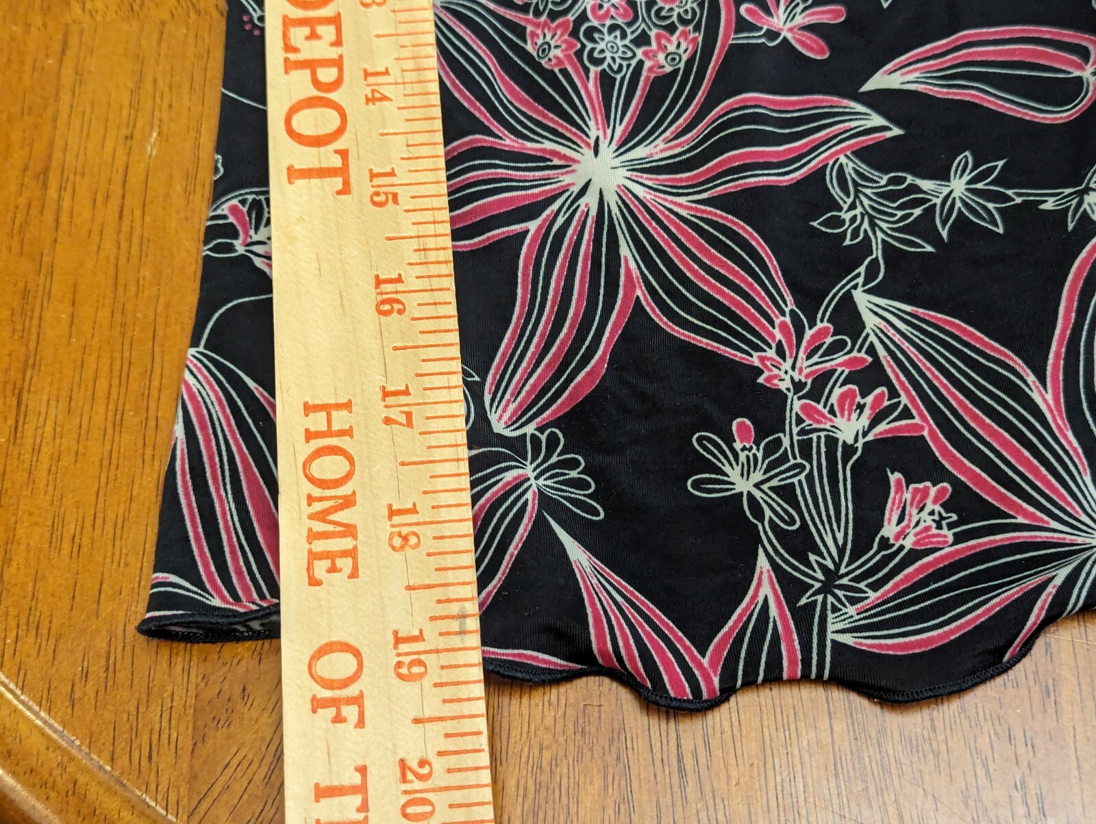 Dess USA Camisole Cami Black Floral Lace Sequins Size Small V Neck
