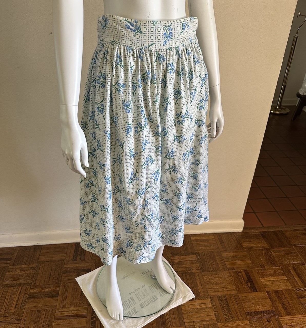 1930s 40s Feed Sack Skirt 28” Waist Blue Floral Tulip Grid Fabric Cotton MOP VTG