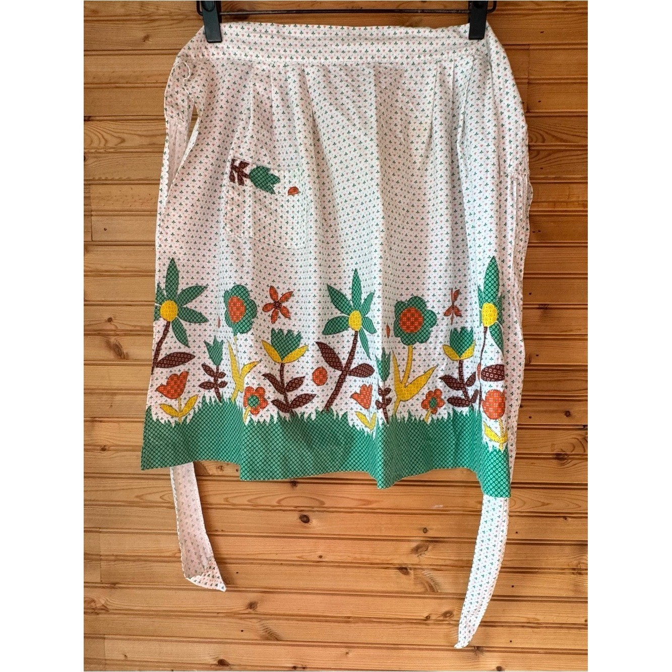 VTG Handmade Apron White Floral Border Wrap Skirt Green and Yellow 70s Style