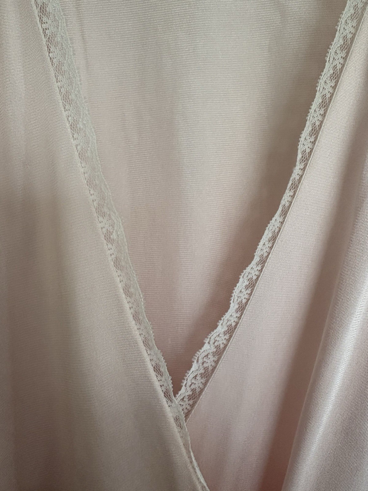 VINTAGE JOLIE TWO Pink Nylon Shiny Satin Maxi Robe Gown Medium M Floral Lace