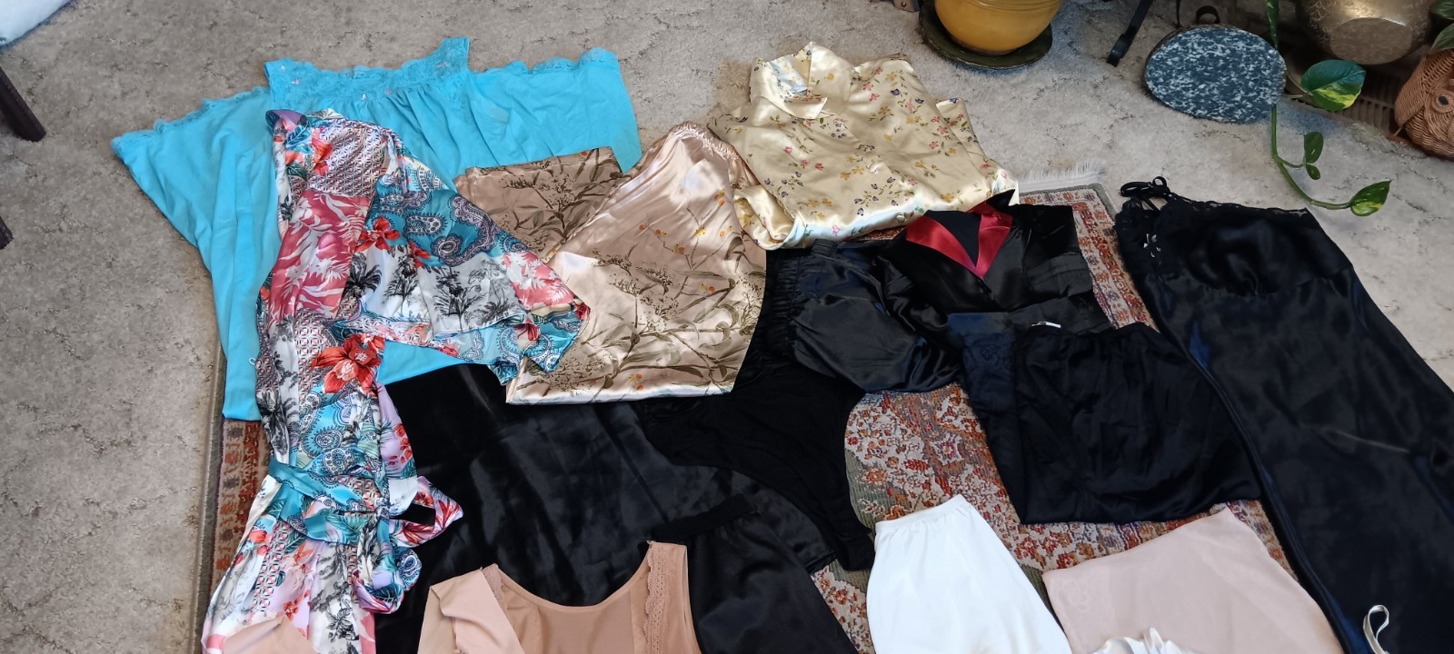 Large Lingerie Lot Some Vintage Various Sizes Brands 21 Pieces