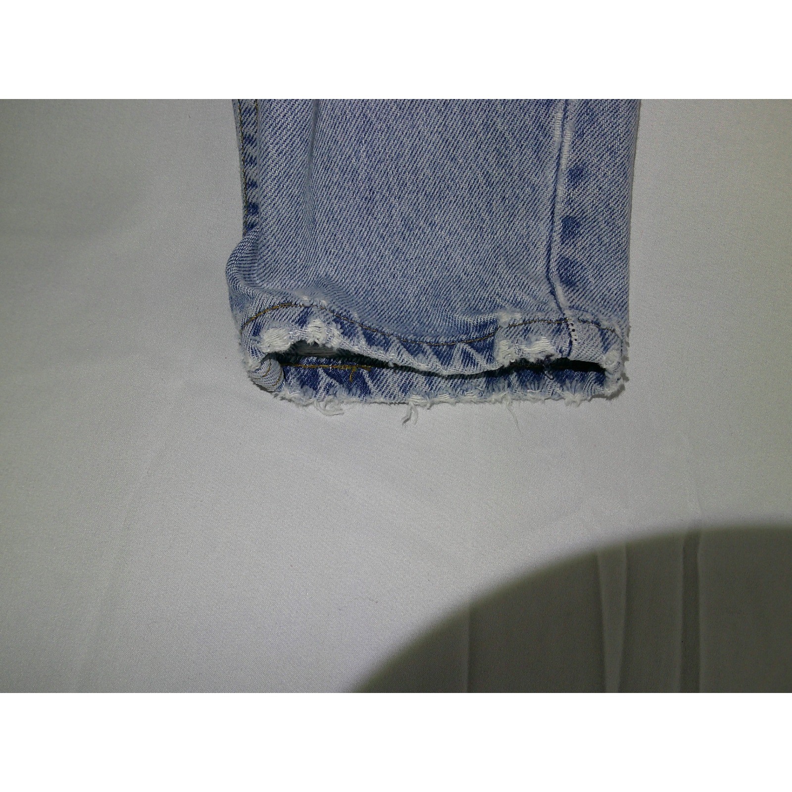 Vintage ’94 Distressed Levis 551 Relaxed Fit Tapered Leg Jeans Women’s Size 8