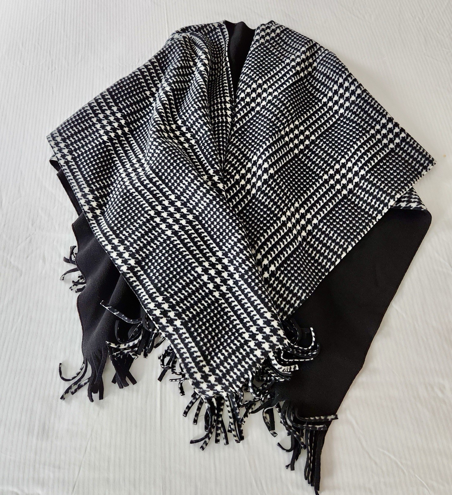 Vintage Reversible Black White Houndstooth Ladies Cape Poncho